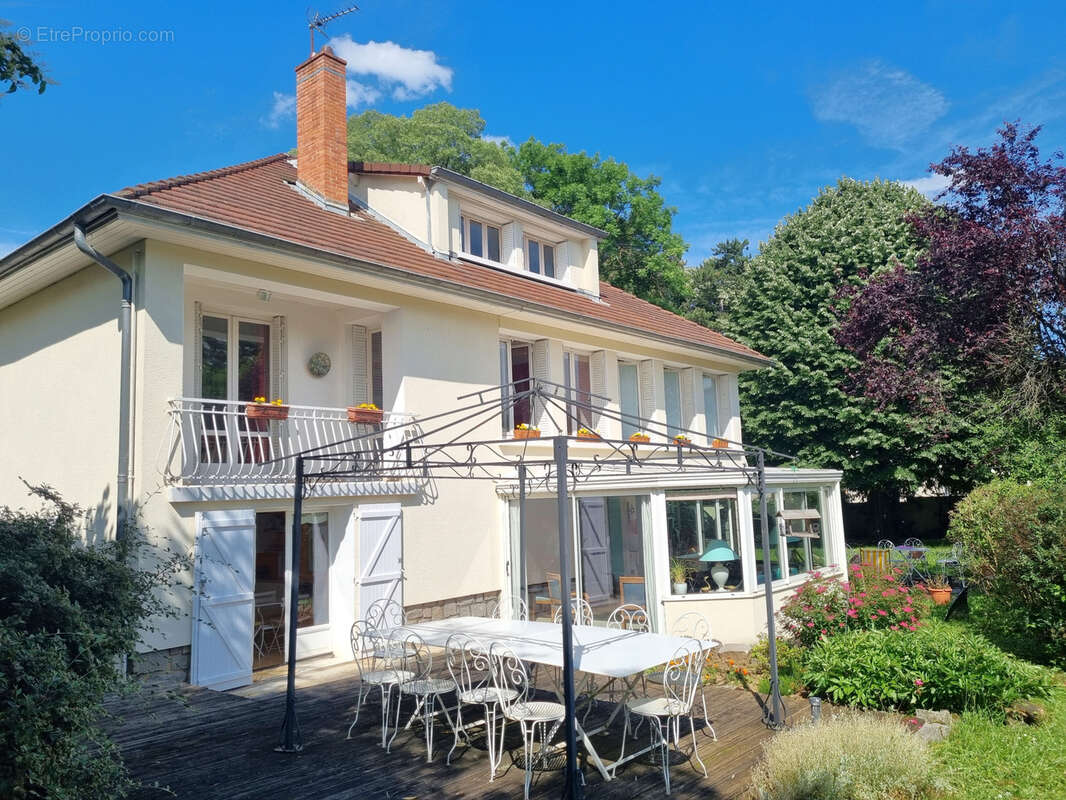 Maison à TASSIN-LA-DEMI-LUNE