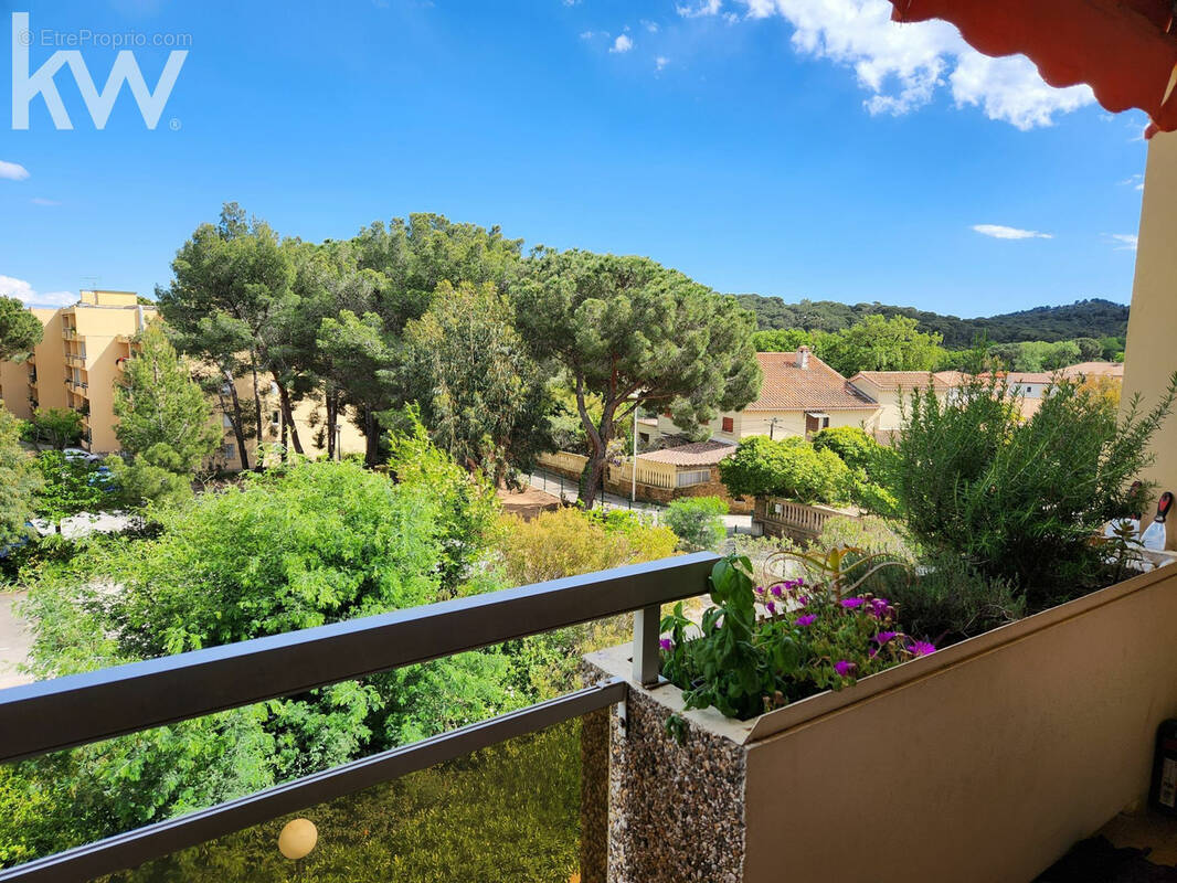 Appartement à BORMES-LES-MIMOSAS