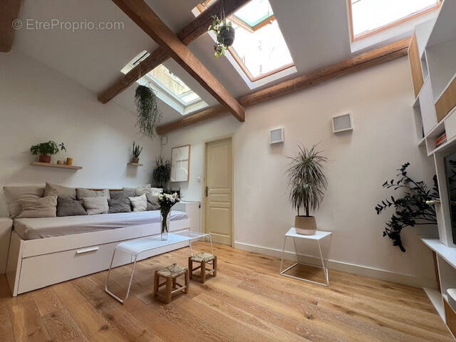 Appartement à MARSEILLE-7E