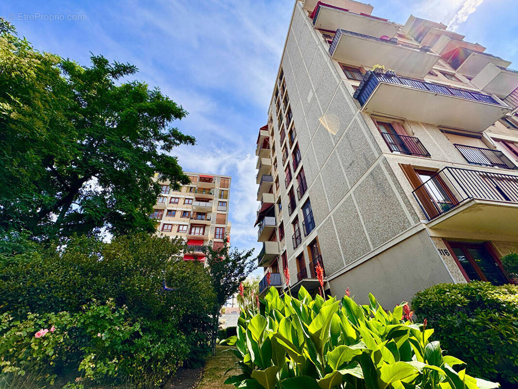 Appartement à FONTENAY-SOUS-BOIS