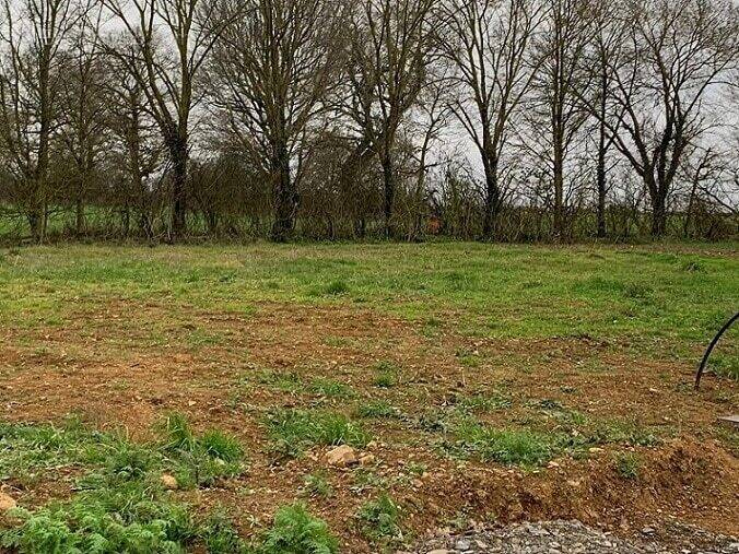 Terrain à COMMEQUIERS
