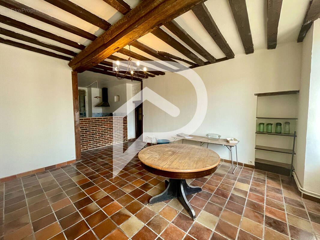 Maison à ESTISSAC