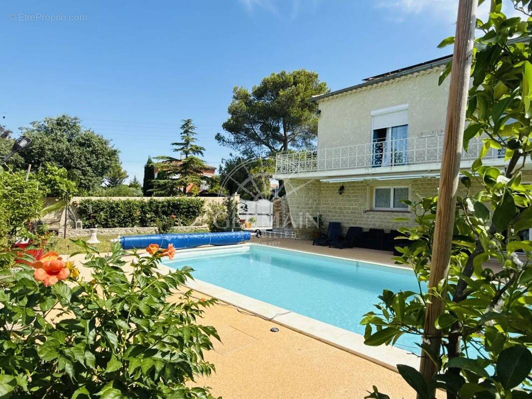 Maison à L&#039;ISLE-SUR-LA-SORGUE