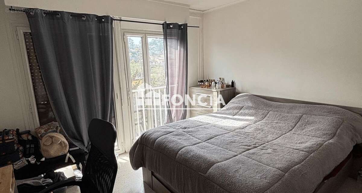 Appartement à VALLAURIS