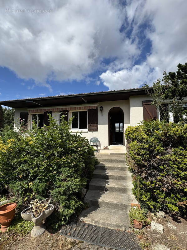 Maison à YZEURE