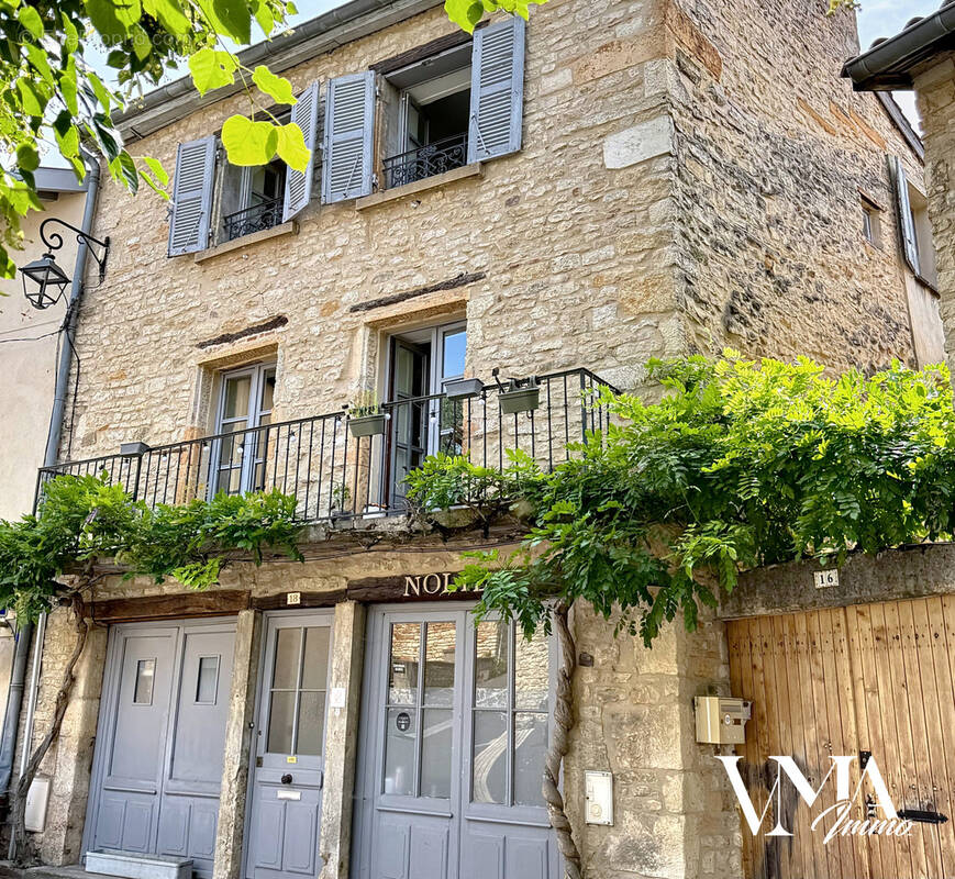Maison à CHAZAY-D&#039;AZERGUES