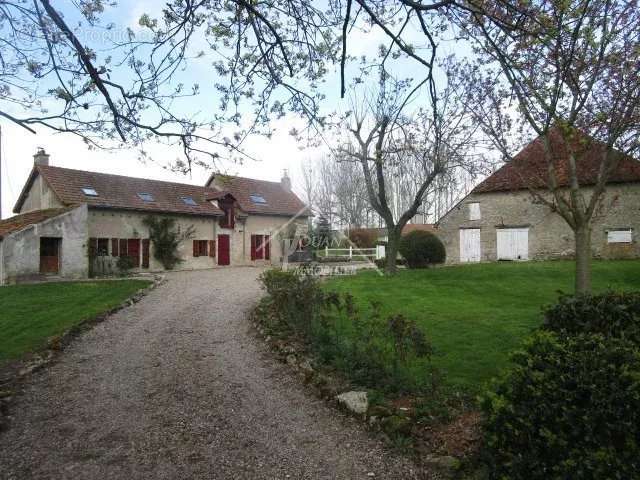 Maison à VARENNES-SUR-ALLIER