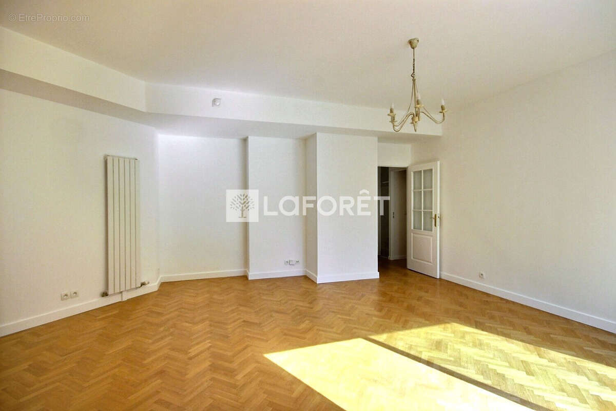 Appartement à SURESNES