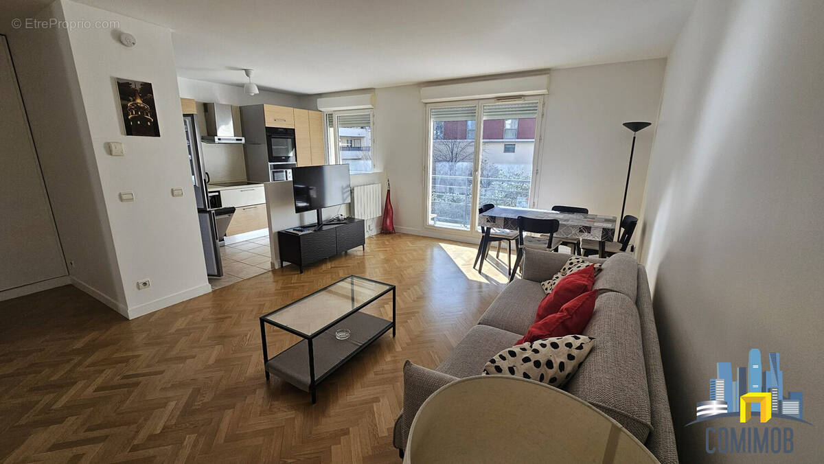 Appartement à COURBEVOIE