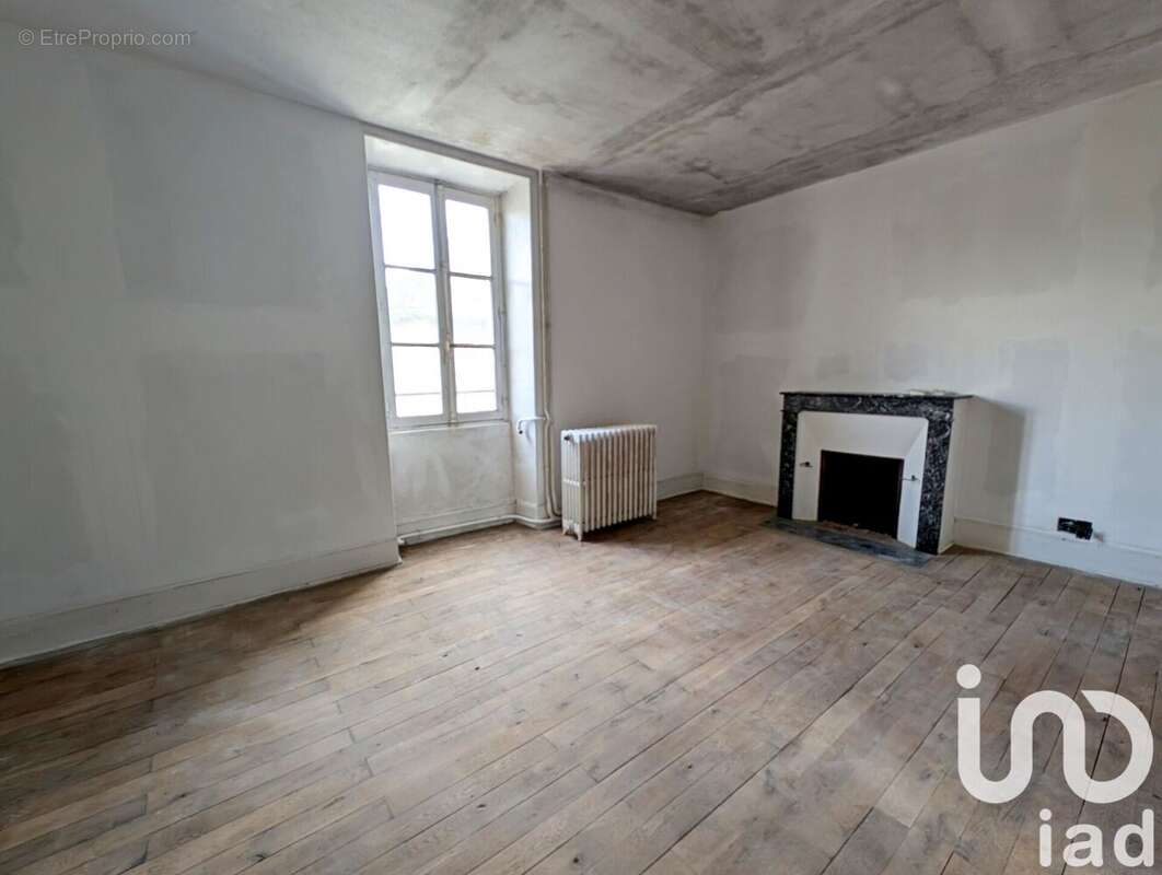 Photo 8 - Maison à LE PONT-CHRETIEN-CHABENET