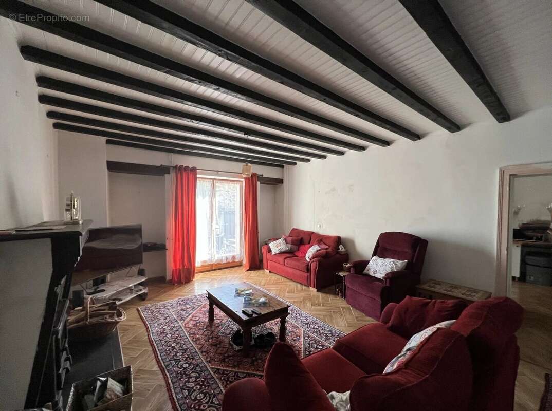 Maison à ORADOUR-SUR-VAYRES