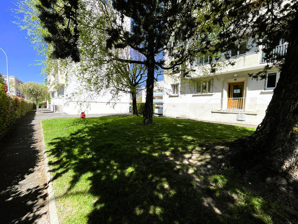 Appartement à FONTAINE