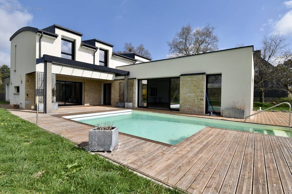 Maison à SAINT-AVE