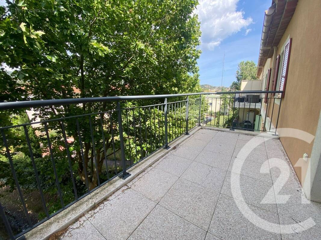 Appartement à BORMES-LES-MIMOSAS