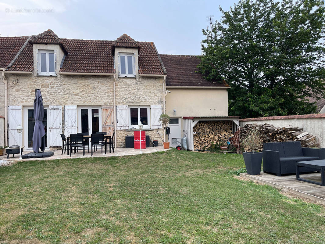Maison à GIRONVILLE-SUR-ESSONNE