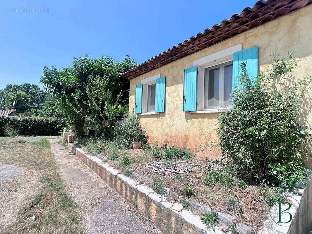 Maison à VARAGES