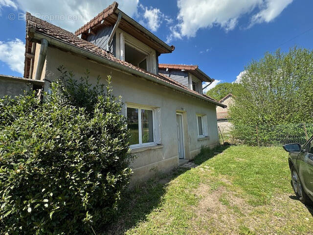 Maison à DUN-LES-PLACES