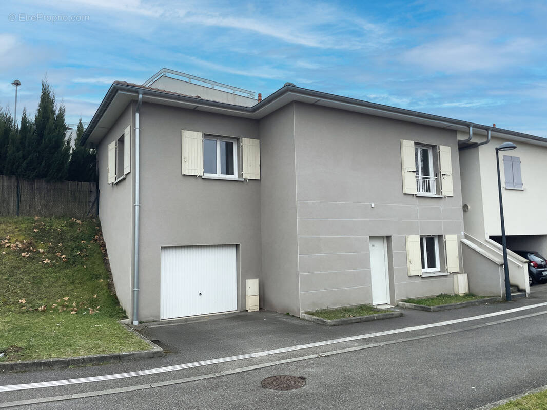 Maison à PONT-EVEQUE
