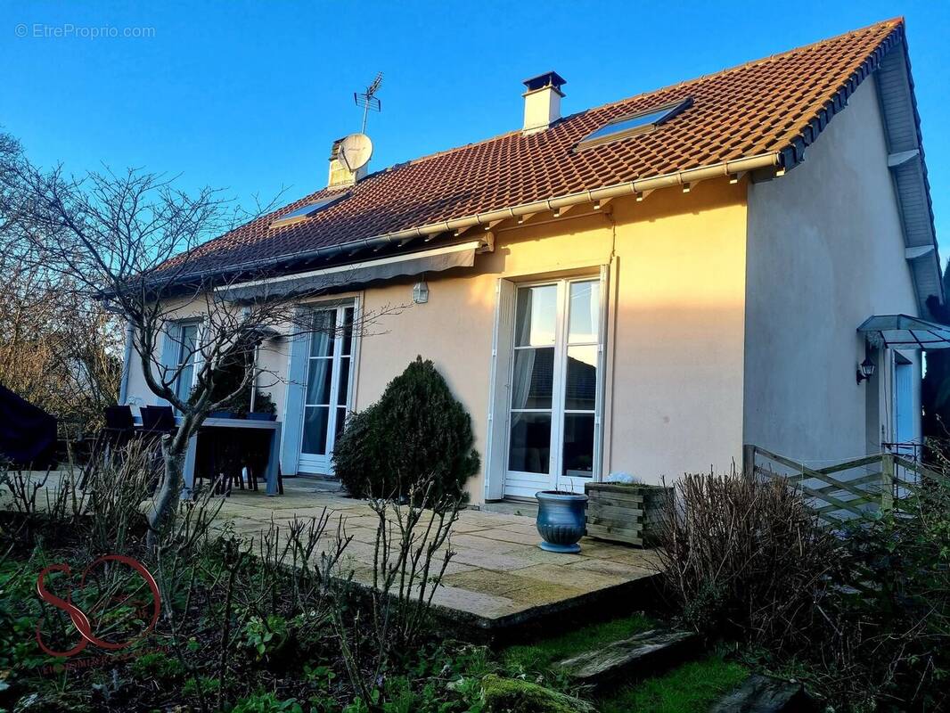 Maison à MAULE