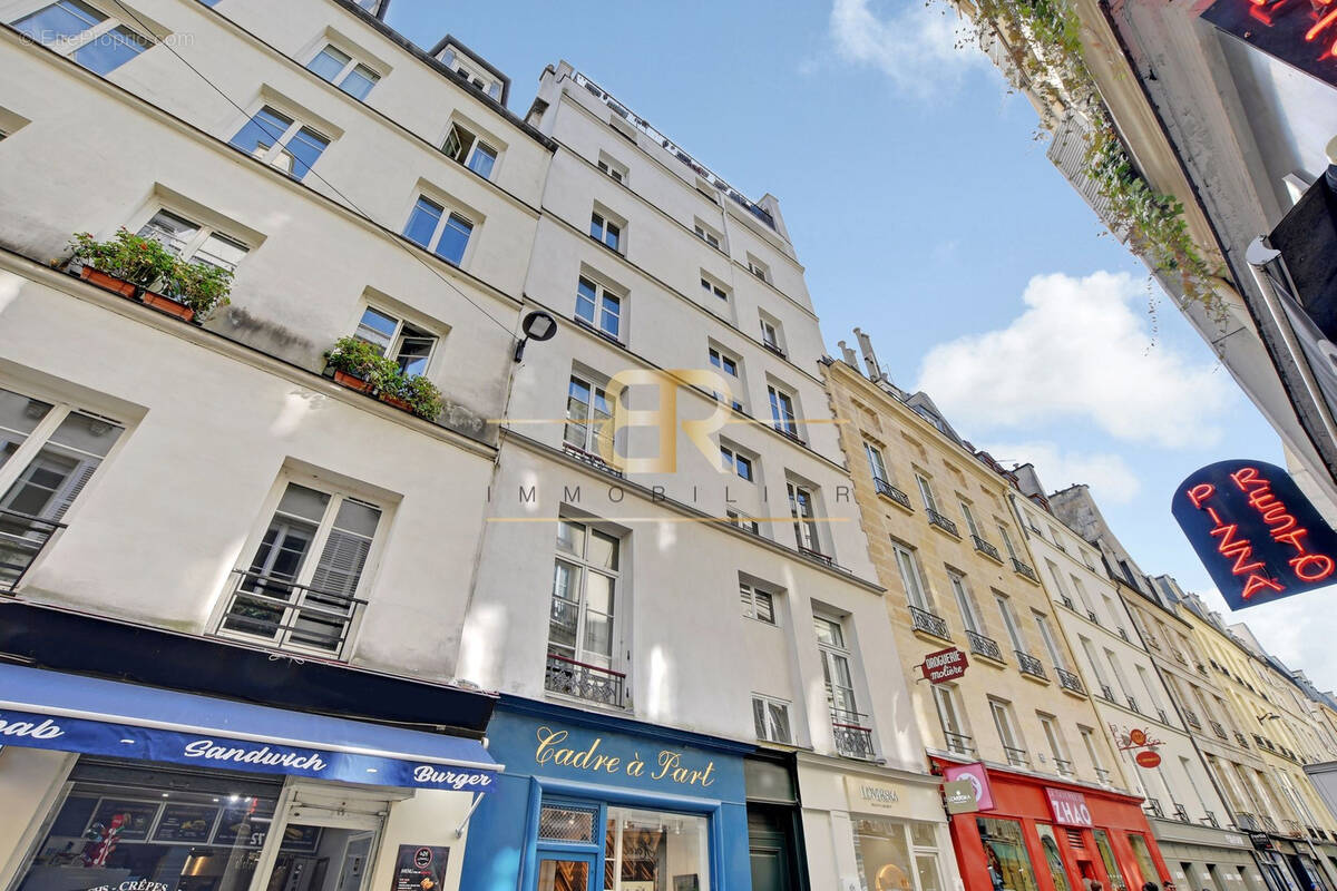 Appartement à PARIS-1E