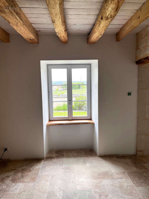 Maison à OYRE