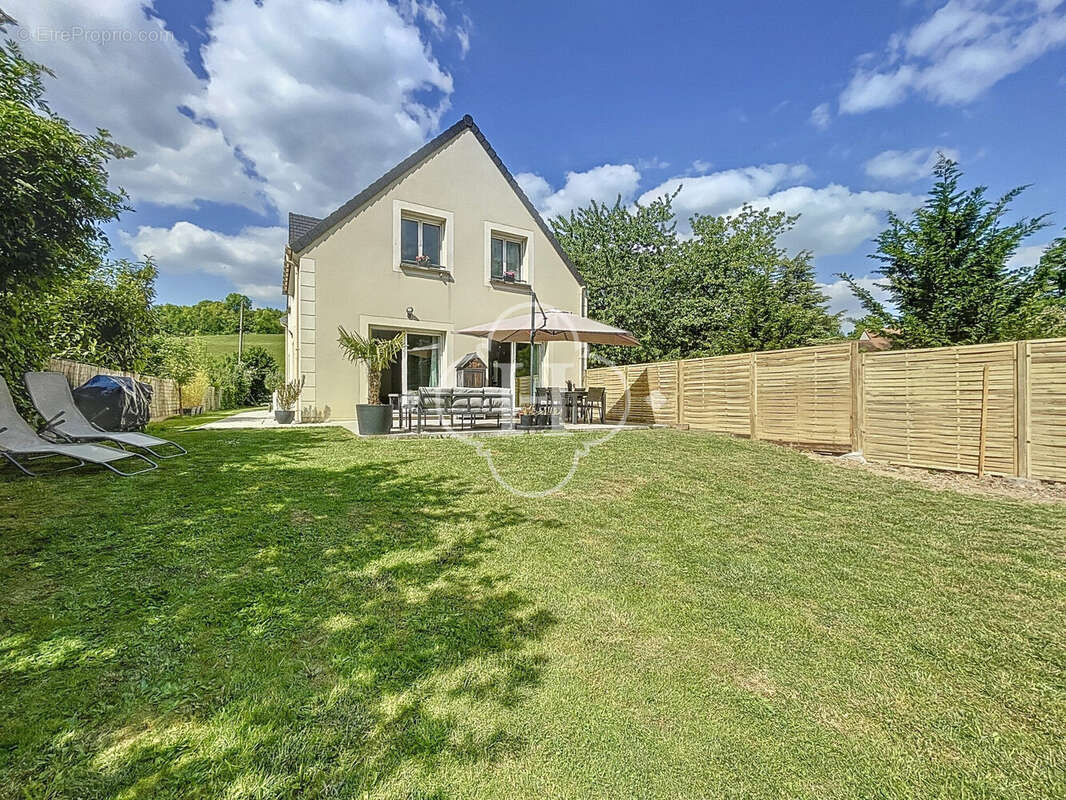 Maison à MAREIL-SUR-MAULDRE