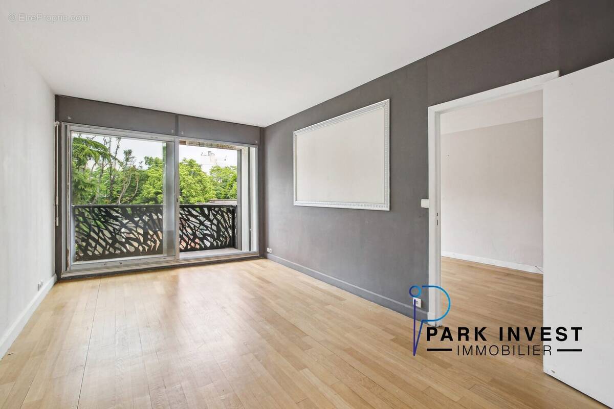 Appartement à PARIS-8E