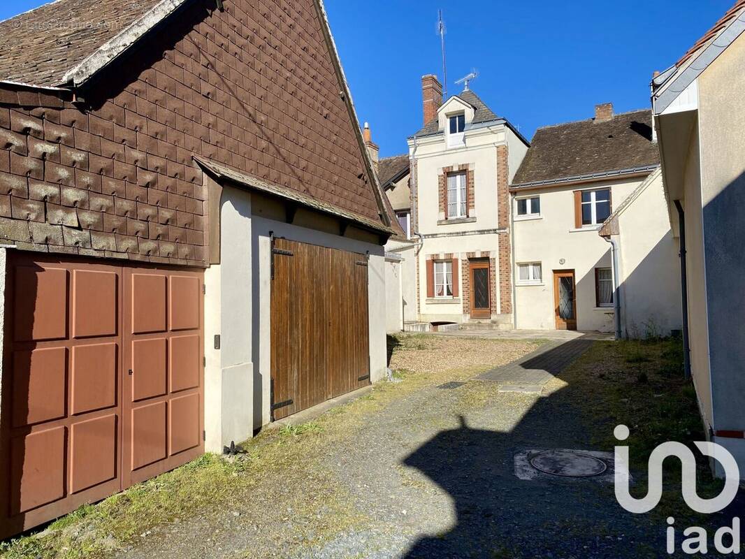 Photo 1 - Maison à CHATEAU-RENAULT