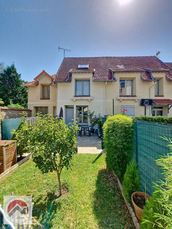 Maison à MARINES