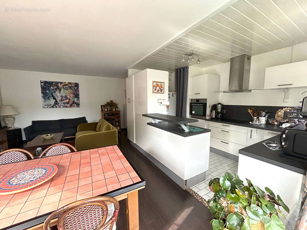 Appartement à L&#039;HAY-LES-ROSES