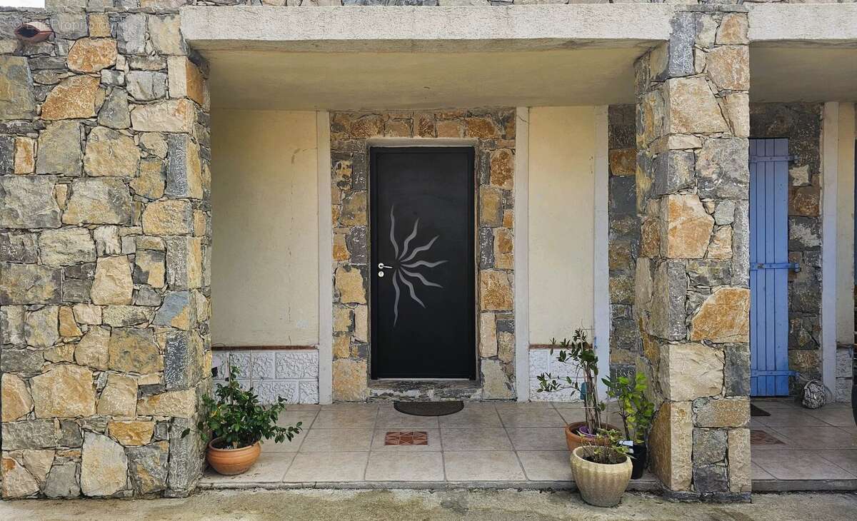 Maison à FREJUS