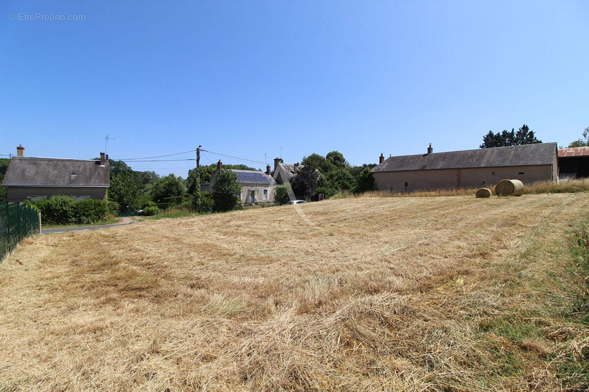 Terrain à MESLAND