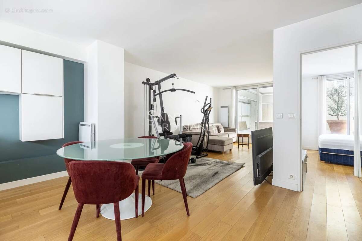 Appartement à PARIS-15E