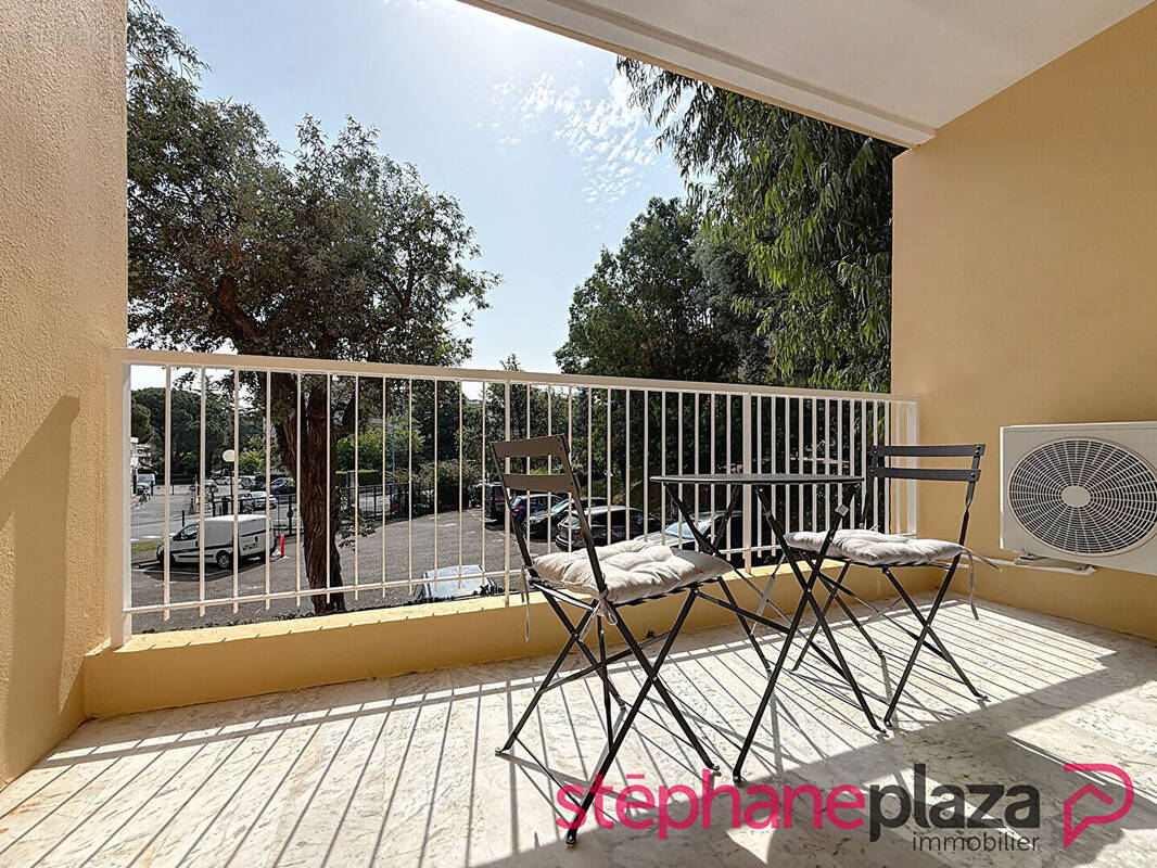 Appartement à MANDELIEU-LA-NAPOULE