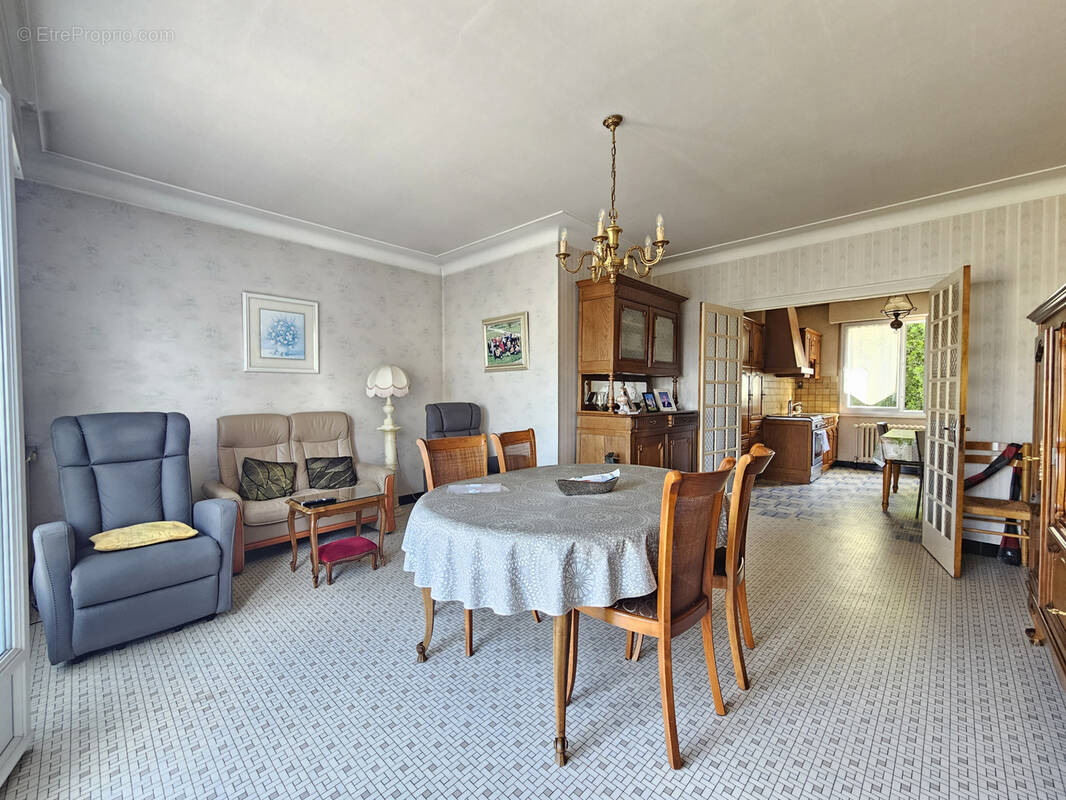 Maison à LES HERBIERS