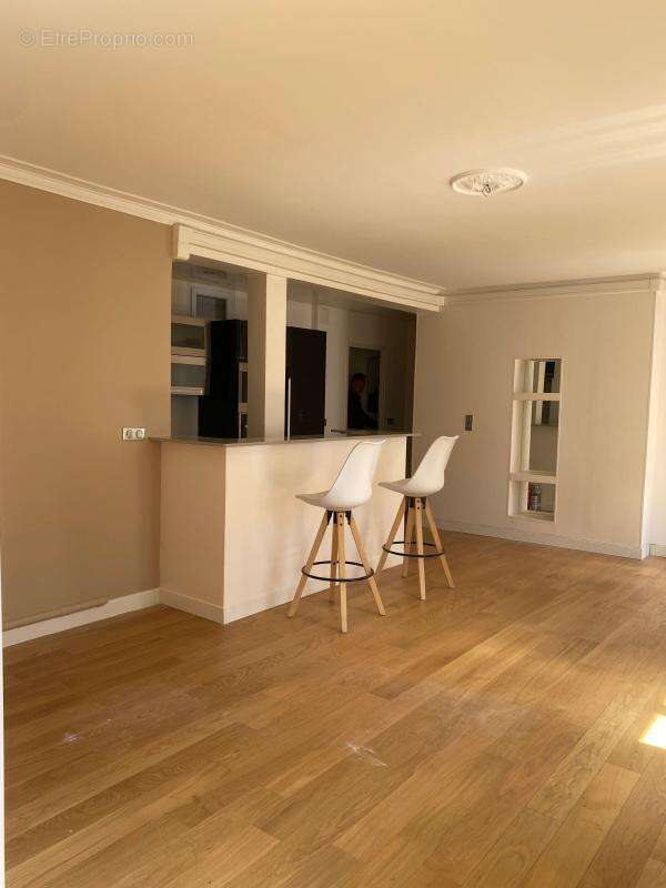 Appartement à PARIS-14E