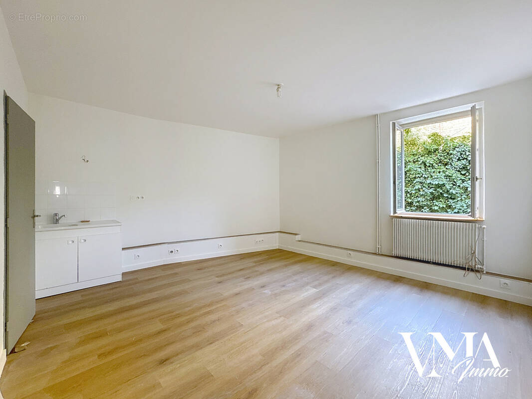 Appartement à CHAZAY-D&#039;AZERGUES