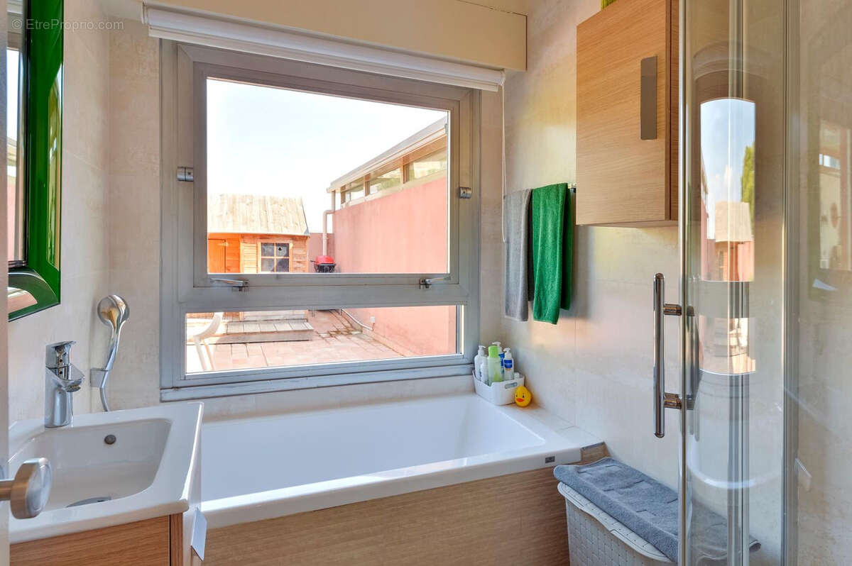 Appartement à MARSEILLE-8E