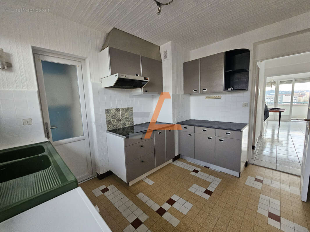 Appartement à SAINT-ETIENNE