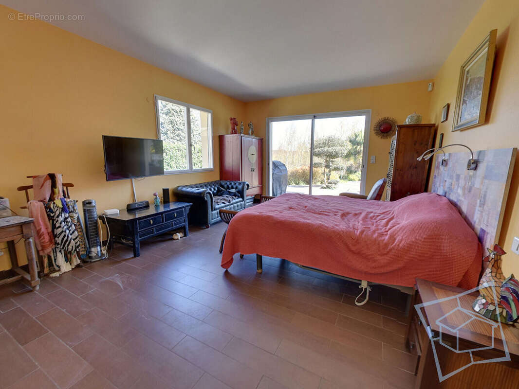 Maison à LIMOURS