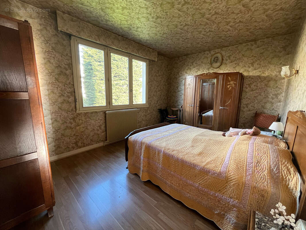 Maison à LES CLAYES-SOUS-BOIS