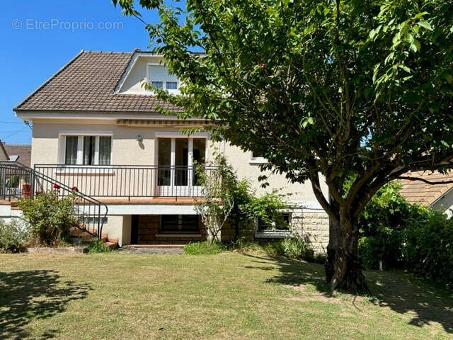 Maison à BURES-SUR-YVETTE