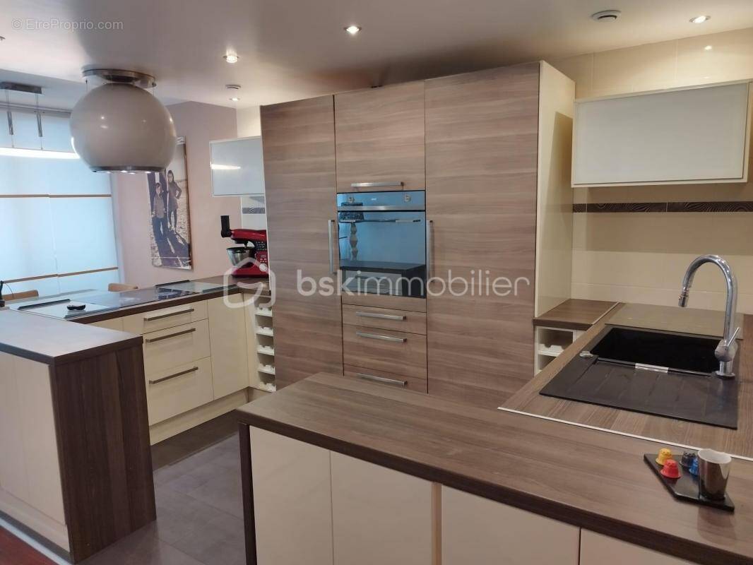 Appartement à VILLENEUVE-LA-GARENNE