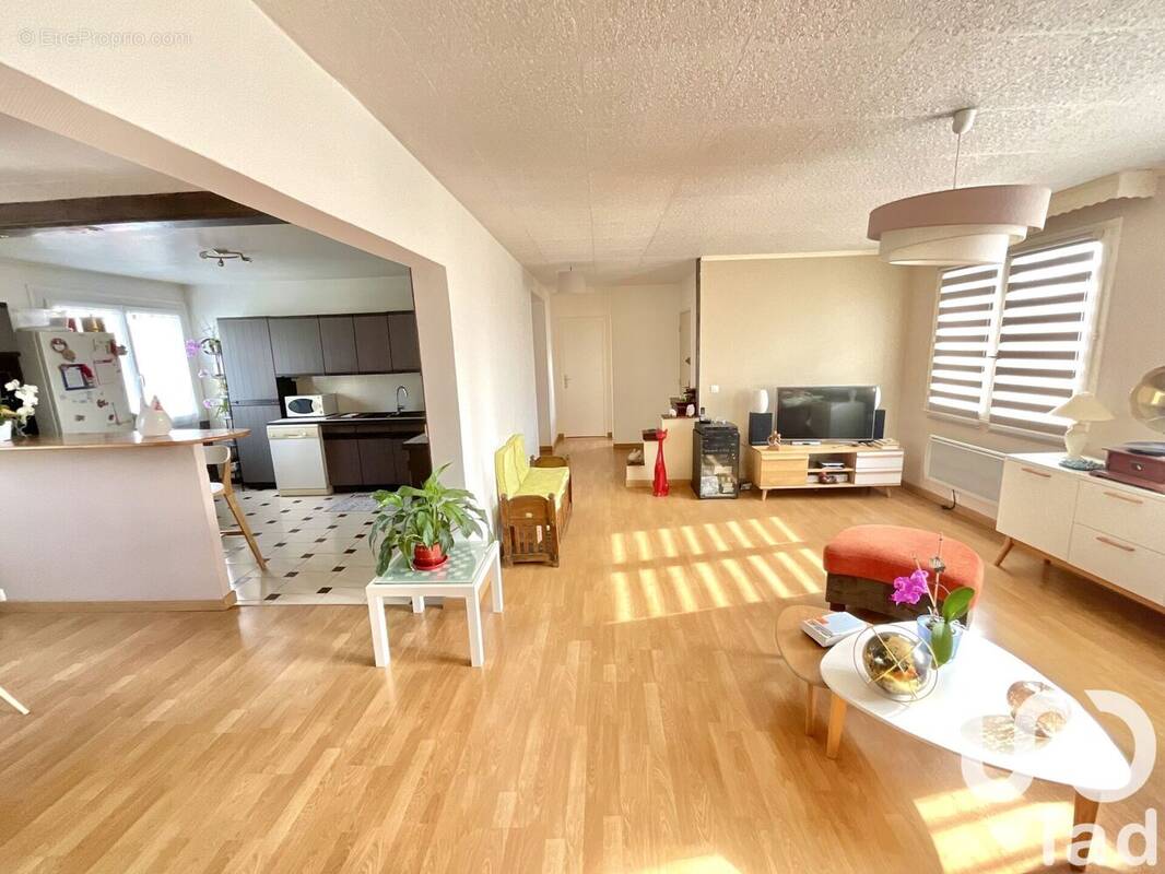Photo 1 - Appartement à SAINTE-GENEVIEVE-DES-BOIS
