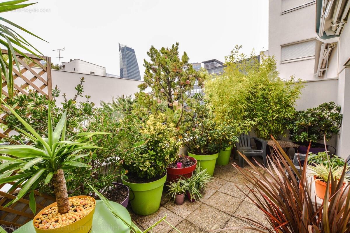 Appartement à COURBEVOIE