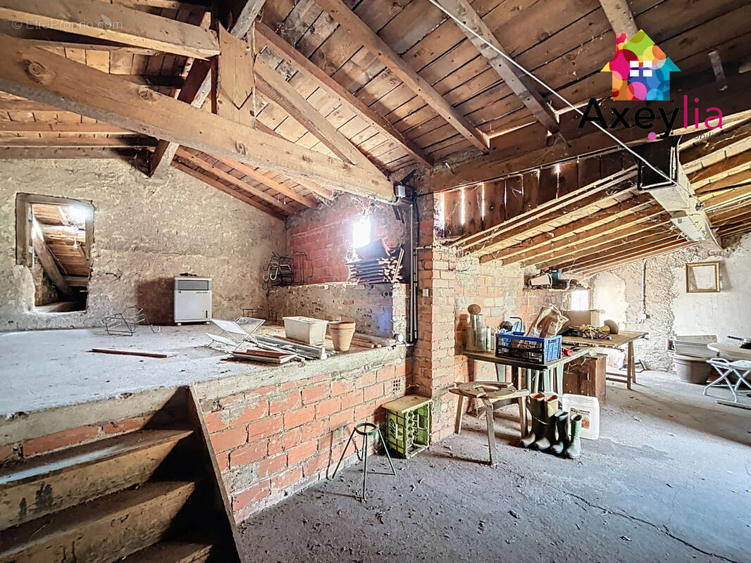 Maison à RENAISON