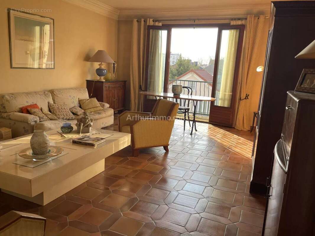 Appartement à SAINT-MAUR-DES-FOSSES