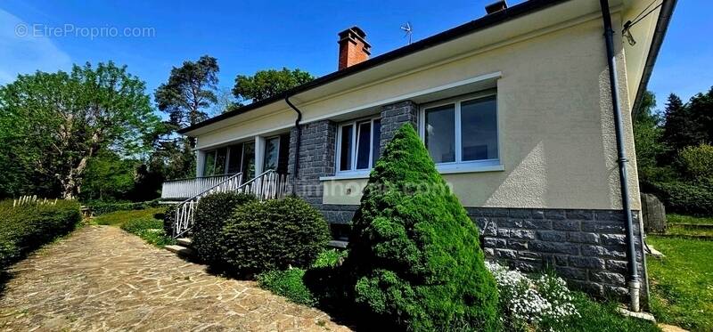 Maison à BELLAC
