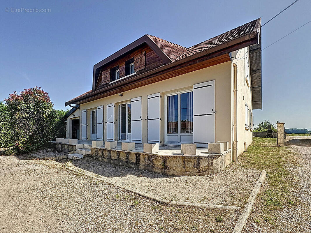 Maison à VIRIAT