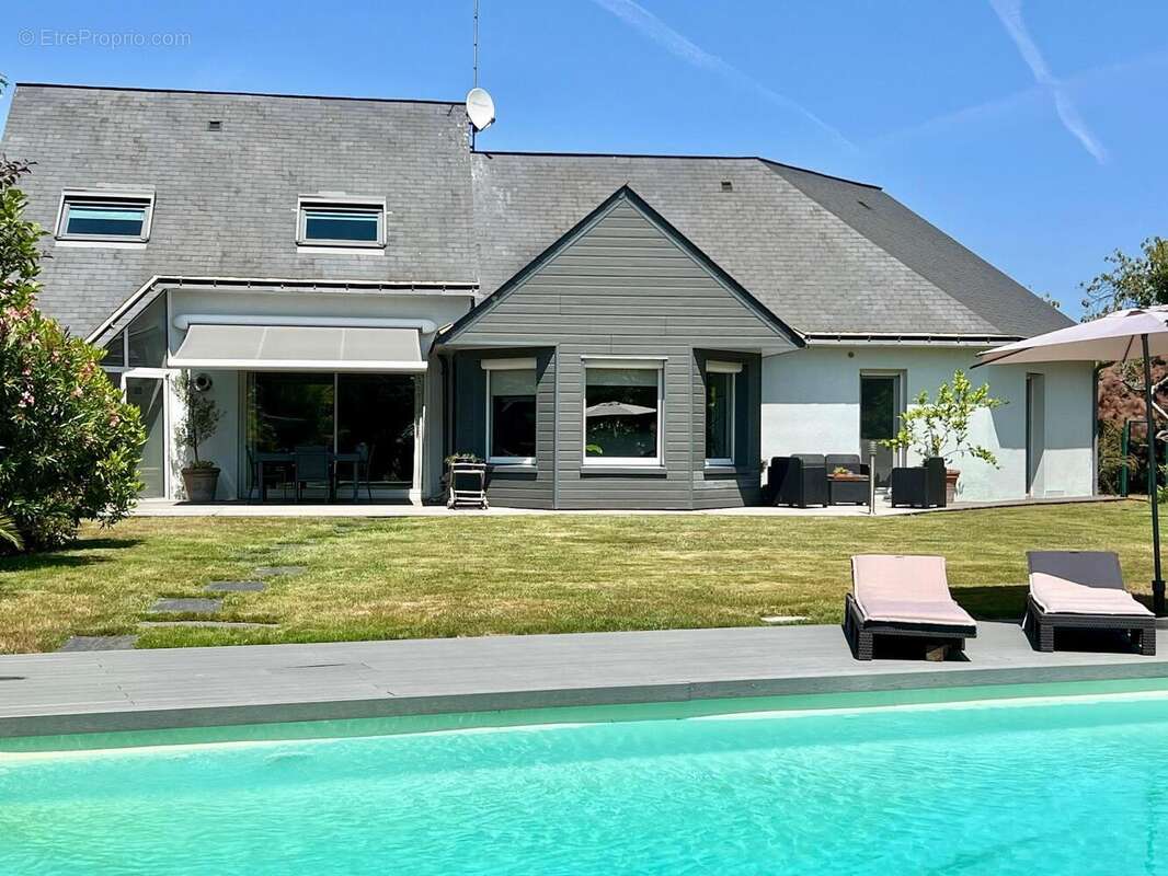   - Maison à ECOUFLANT